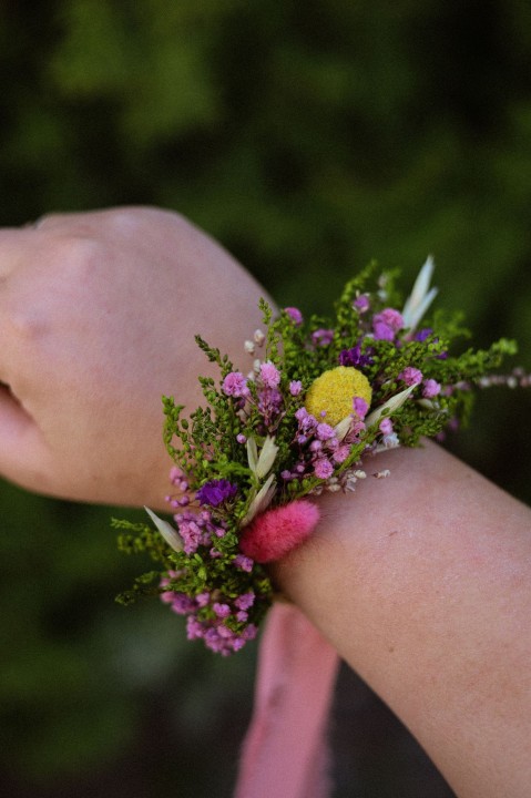 Korsarz na rękę dla druhny z suszonych kwiatów i stabilizowanych roślin FIORE