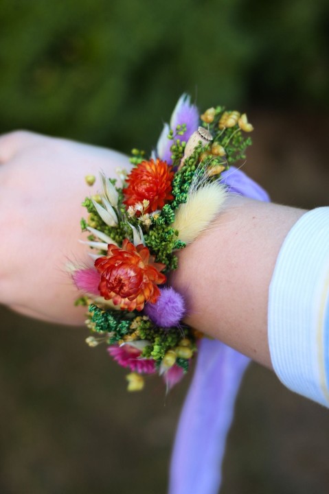 SŁOWIAŃSKI Korsarz na rękę dla druhny z suszonych kwiatów i stabilizowanych roślin