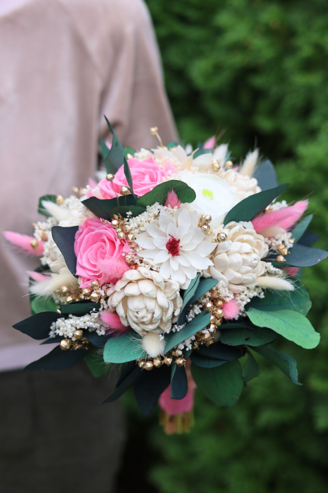 Okrągły Bukiet Ślubny z wiecznych róż i suszonych kwiatów - różowe róże, dalie i jaskry SWEET BLOOM