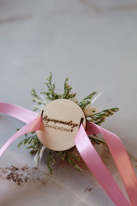 Korsarz na rękę z personalizowanym napisem