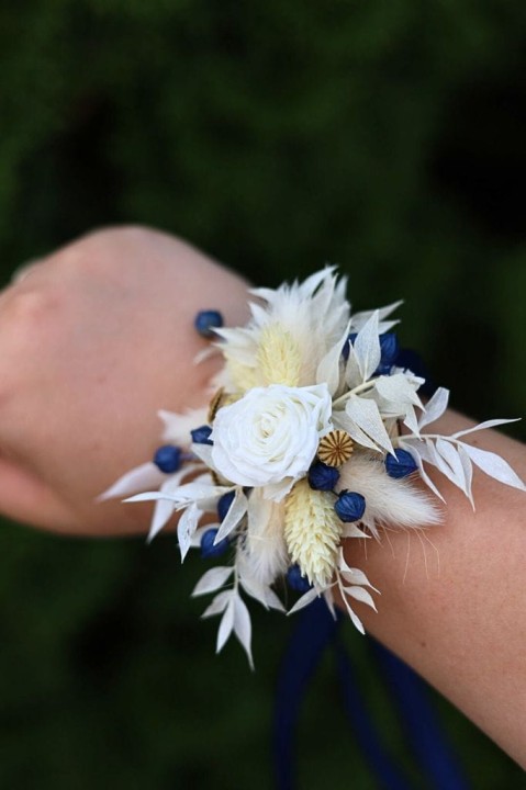 Korsarz na rękę, korsarz dla druhny, ślubne ozdoby, suszone kwiaty, wieczne róże